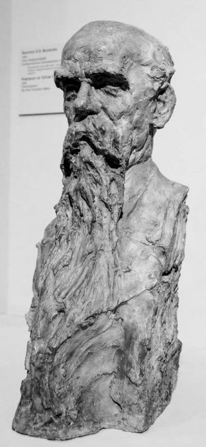 Портрет Е.Е. Волкова. 1906.  Гипс тонированный.