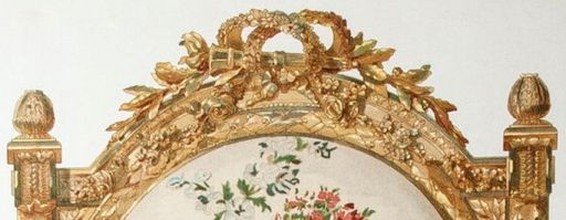  Фрагменты золоченого декора и тканевой обивки