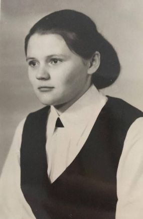 Фотография. Соне Шарымовой 17 лет.