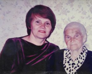 Фотография. Соня и Дарья Фёдоровна.