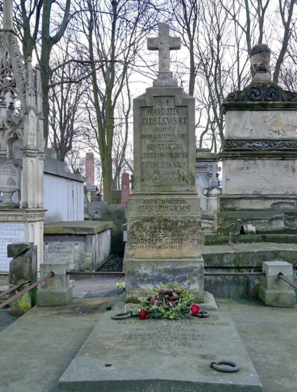 Могила Тадеуша Цеслевского-отца на Повонзковском кладбище в Варшаве
